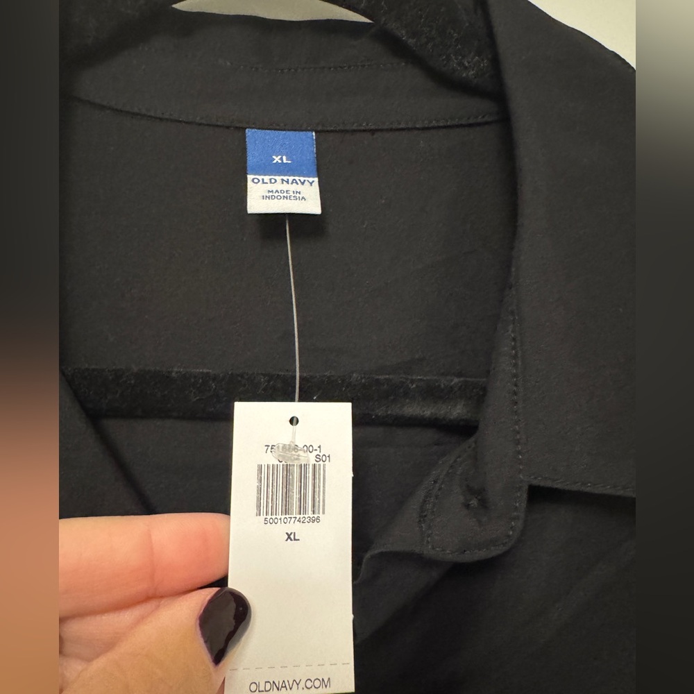 NWT Old Navy women’s button-down utility shirt in black size XL - Picture 2 of 8
